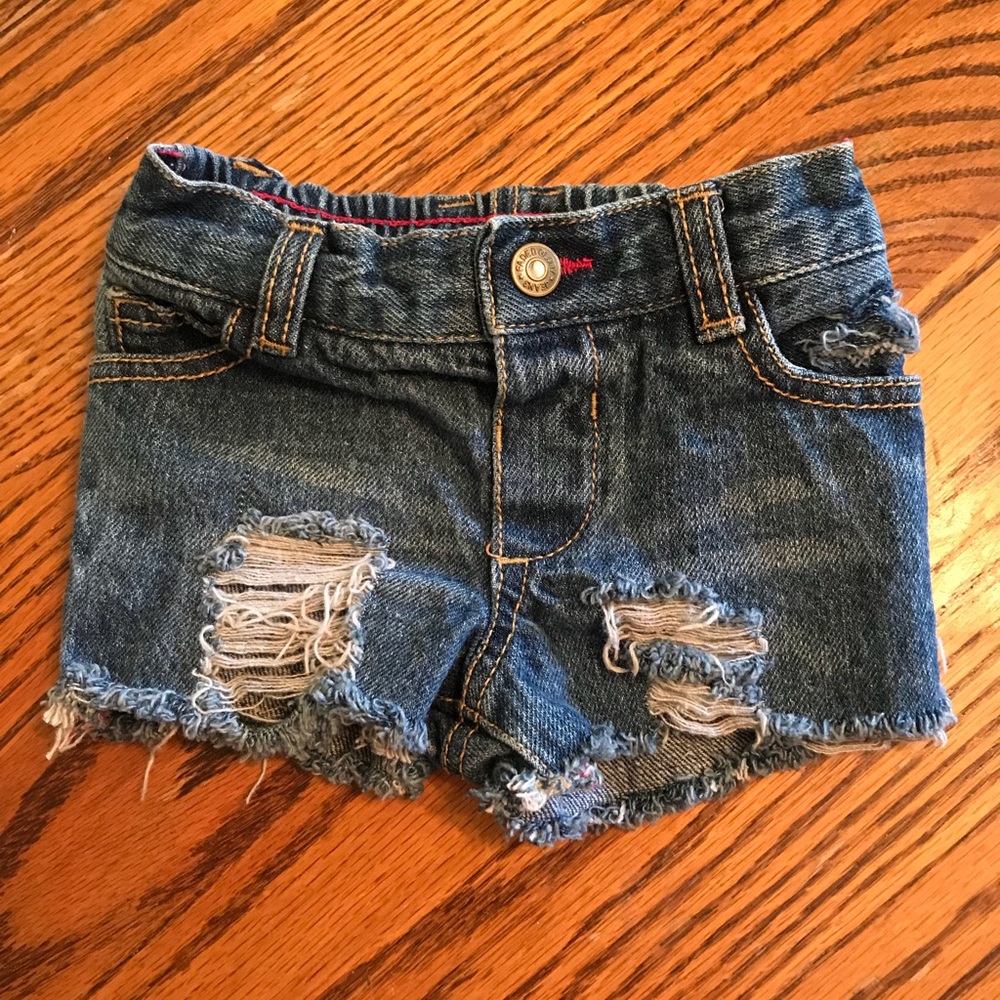 Cut-Off Distressed Denim Girl Shorts